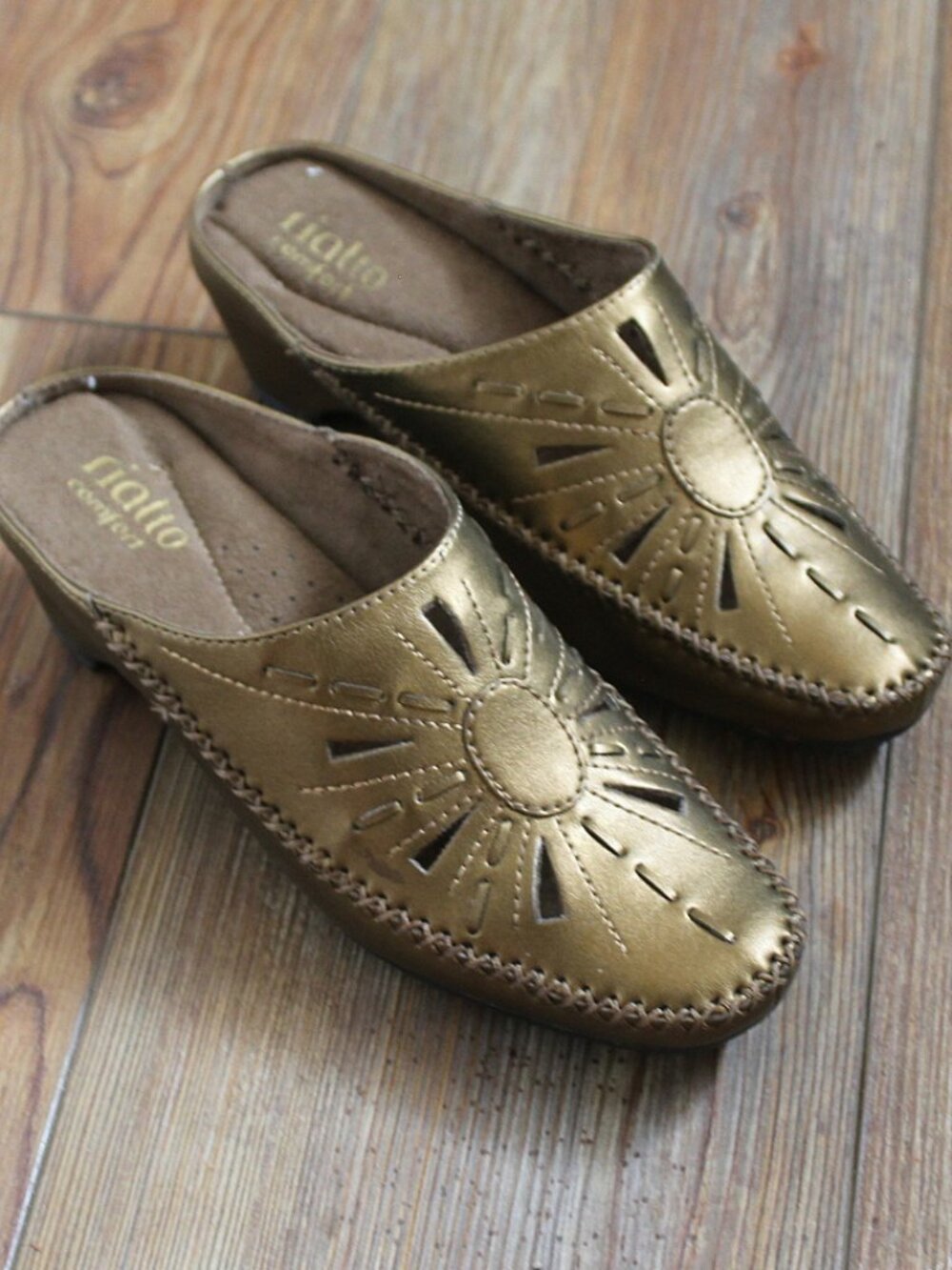 Rialto Comfort Bronze Sun Cutout Mules Clogs Shoes Size 7 NWOB
